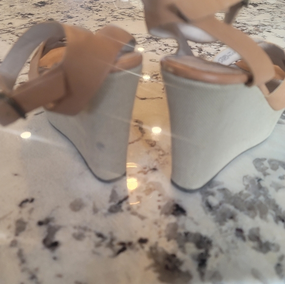 Steve Madden Tan wedge sandals, sz 10 - Picture 6 of 8
